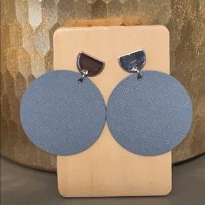 Never worn! Nickel & Suede Chambray Stmt Disc
